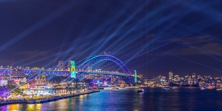 Levende lysfestival i Sydney med lys over Harbour Bridge