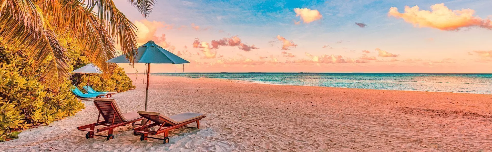 Strand i solnedgang på Mauritius