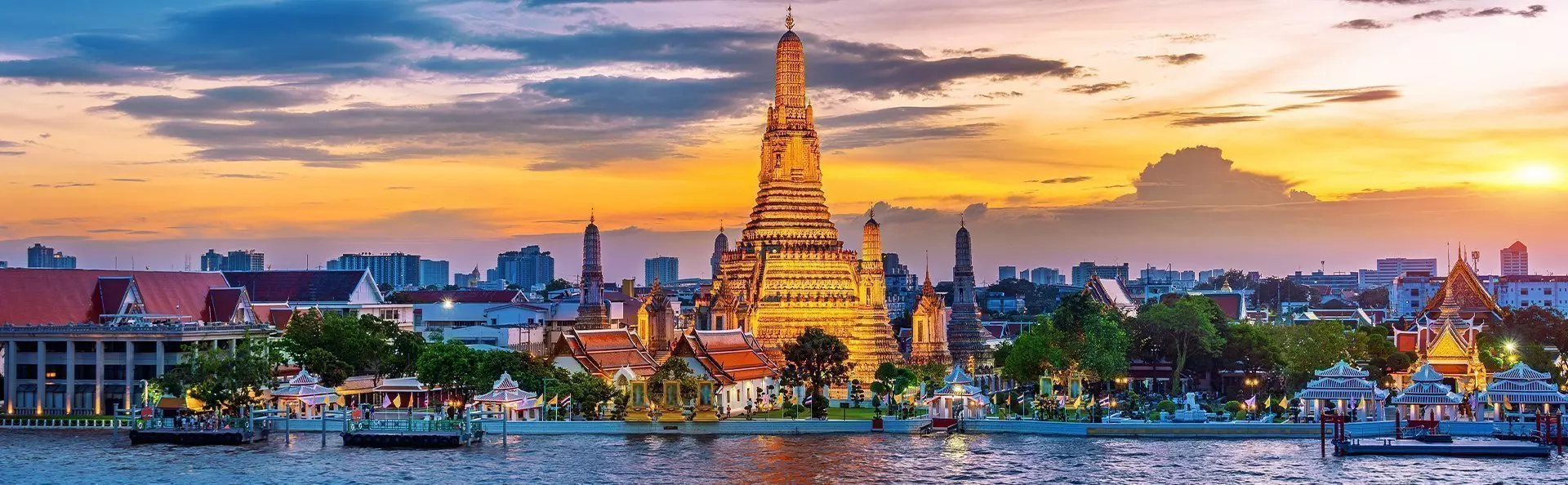 Wat Arun-tempelet ved solnedgang i Bangkok, Thailand