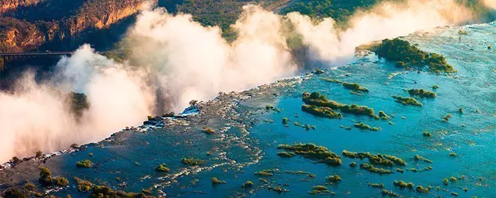 Oversiktsbilde fra Victoria Falls ved solnedgang