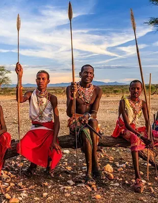Samburu-folket på en solrik dag