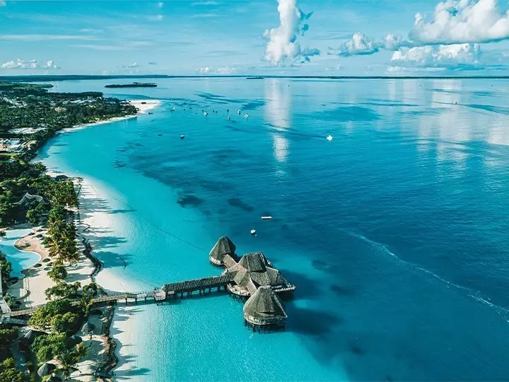 flyfoto av stranden på zanzibar